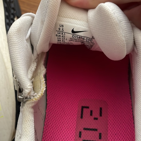 Nike Air Zoom Pegasus 38 Flyease - Picture 8 of 9